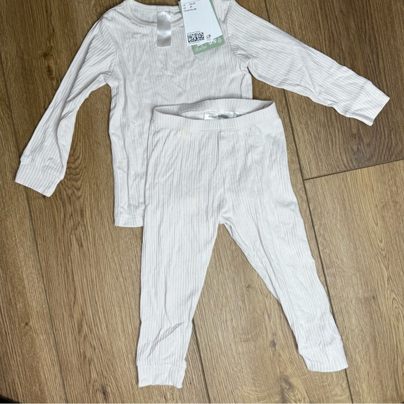 H&M White Ribbed Long Sleeve Pajama Set - Picture 1 of 3